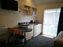 Airport Birches Motel