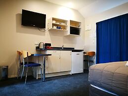 Airport Birches Motel