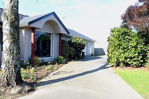 Airport Birches Motel