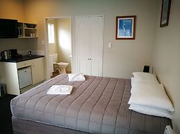 Airport Birches Motel