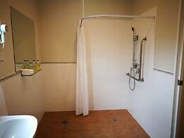 Airport Birches Motel