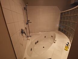 Airport Birches Motel