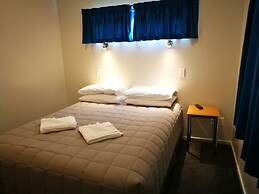 Airport Birches Motel