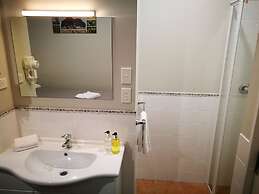 Airport Birches Motel