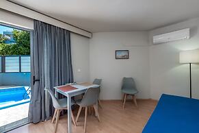 7 Palms Hotel Apartments