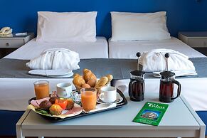 7 Palms Hotel Apartments