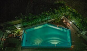 7 Palms Hotel Apartments