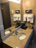 Riverton Inn & Suites