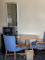 Riverton Inn & Suites