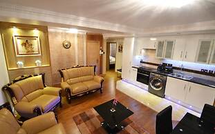 Hyde Park Suites - Apartments