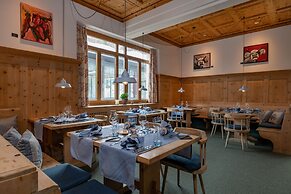 Hotel Schweizerhof Sils Maria, a Faern Collection Hotel