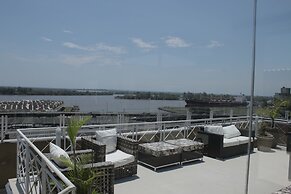 Continental Porto Alegre by Samba