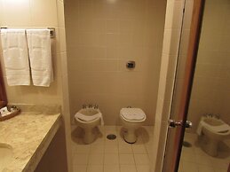 Continental Porto Alegre by Samba