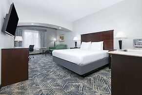 La Quinta Inn & Suites by Wyndham Tulsa Airpt / Expo Square