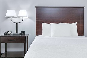 La Quinta Inn & Suites by Wyndham Tulsa Airpt / Expo Square