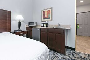 La Quinta Inn & Suites by Wyndham Tulsa Airpt / Expo Square