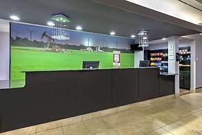 La Quinta Inn & Suites by Wyndham Tulsa Airpt / Expo Square