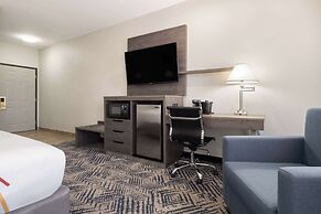 La Quinta Inn & Suites by Wyndham Tulsa Airpt / Expo Square