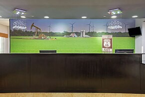 La Quinta Inn & Suites by Wyndham Tulsa Airpt / Expo Square