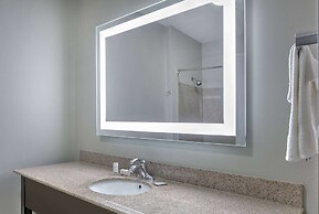La Quinta Inn & Suites by Wyndham Tulsa Airpt / Expo Square