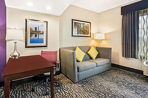 La Quinta Inn & Suites by Wyndham Houston - Magnolia