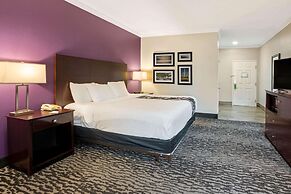 La Quinta Inn & Suites by Wyndham Houston - Magnolia