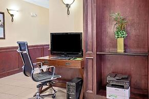 La Quinta Inn & Suites by Wyndham Houston - Magnolia