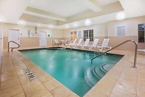 La Quinta Inn & Suites by Wyndham Houston - Magnolia
