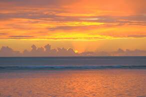 Victoria Beachcomber Resort & Spa
