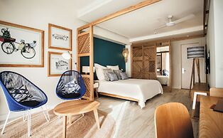 Victoria Beachcomber Resort & Spa