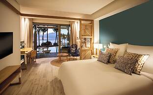 Victoria Beachcomber Resort & Spa