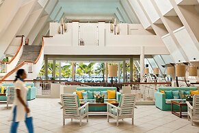 Victoria Beachcomber Resort & Spa