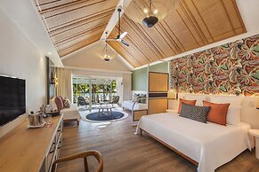 Victoria Beachcomber Resort & Spa