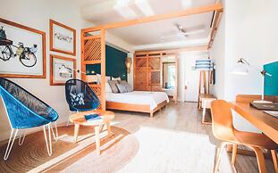 Victoria Beachcomber Resort & Spa