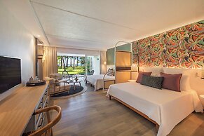 Victoria Beachcomber Resort & Spa