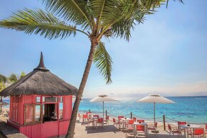 Victoria Beachcomber Resort & Spa
