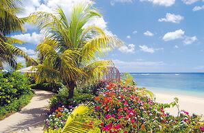 Victoria Beachcomber Resort & Spa