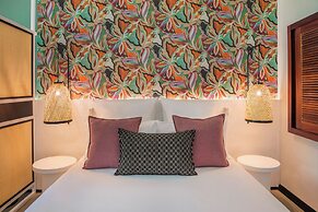 Victoria Beachcomber Resort & Spa