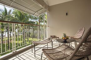 Victoria Beachcomber Resort & Spa