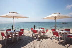Victoria Beachcomber Resort & Spa