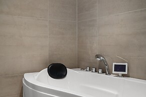 Enter City Apartment Hotel