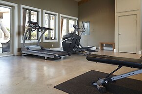 Cox Bay Beach Resort