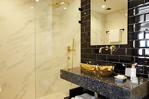 Domes of Elounda, Autograph Collection