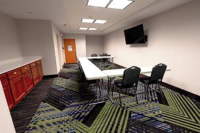 Holiday Inn Express Hotel & Suites East Lansing by IHG