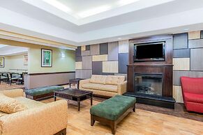 La Quinta Inn & Suites by Wyndham Ennis