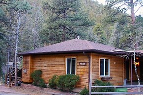 Inn on Fall River & Fall River Cabins