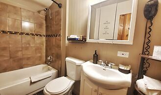 Inn on Fall River & Fall River Cabins