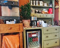 Inn on Fall River & Fall River Cabins