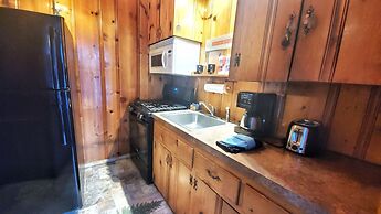 Inn on Fall River & Fall River Cabins