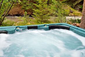 Inn on Fall River & Fall River Cabins